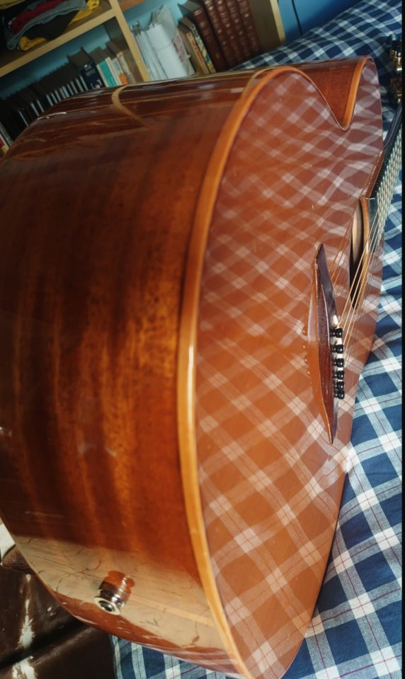 Avalon/Lowden A-101 hecha en Irlanda