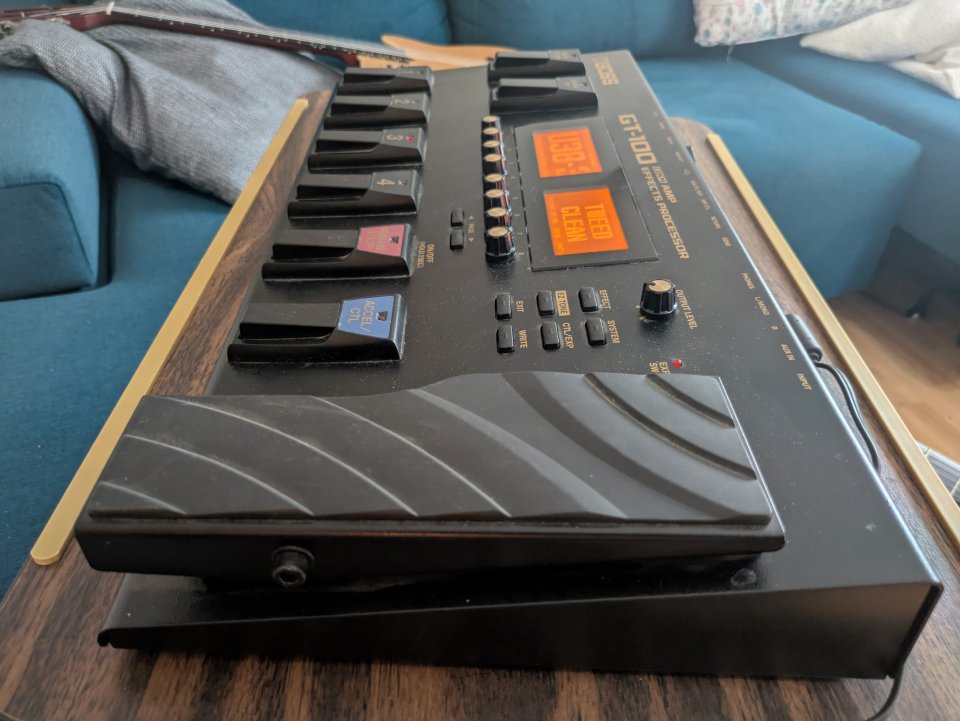 BOSS GT 100 de segunda mano · Foto 2 de 6 · Girona · 220 €