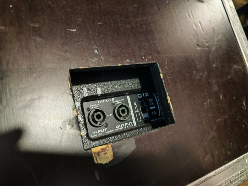 Pantalla FR Matrix 12" pasiva + flightcase