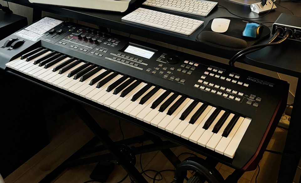 MOXF6 en perfecto estado