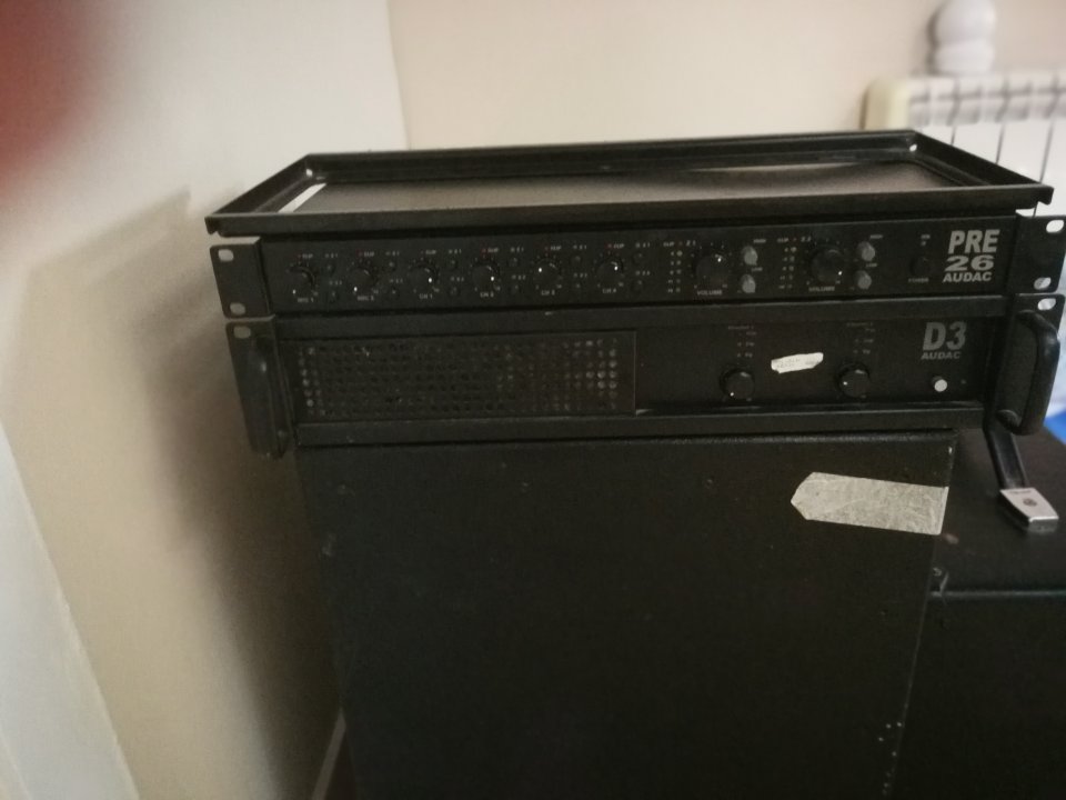 Equipo de sonido AUDAC: preamplificador PRE26 , amplificador D3  y subwoofer SX12. SIN ACCESORIOS