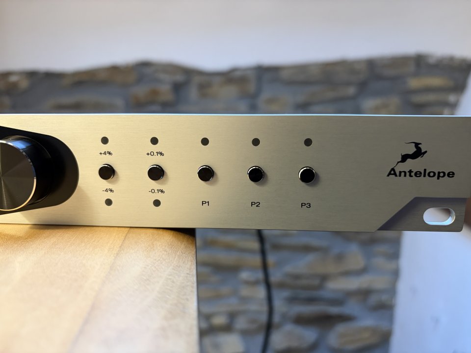 Master Clock Antelope Audio OCX HD como nuevo de segunda mano · Foto 4 de 10 · Gipuzkoa · 1100 €