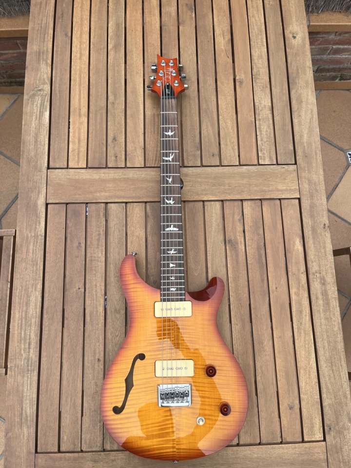 PRS SE 277 Semihollow de segunda mano · Foto 1 de 6 · Barcelona · 680 €