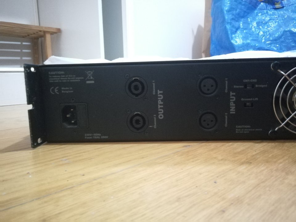 Equipo de sonido AUDAC: preamplificador PRE26 , amplificador D3  y subwoofer SX12. SIN ACCESORIOS