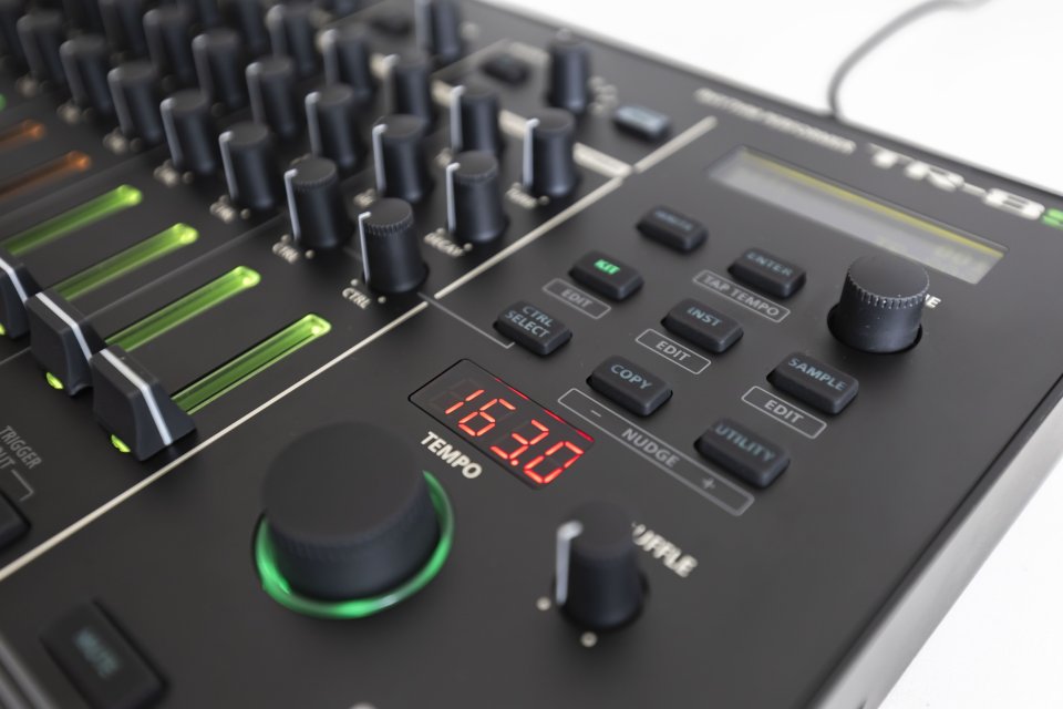 Roland TR-8S Como nueva + garantía Thomann de segunda mano · Foto 4 de 9 · Almería · 590 €