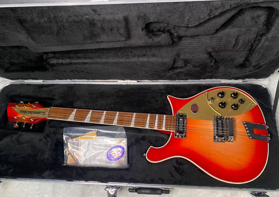 Rickenbacker 660 Fireglo 2026 , Nueva sin estrenar aun de segunda mano · Foto 1 de 7 · Madrid · 2950 €