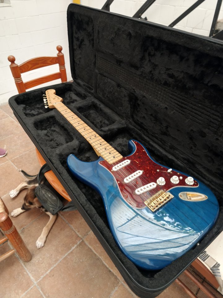Fender Stratocaster Deluxe (Clapton) de segunda mano · Foto 1 de 5 · Alicante · 980 €