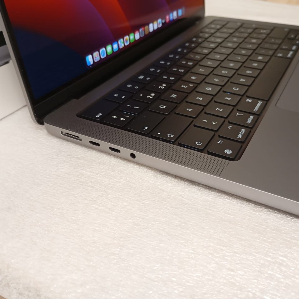 MacBook Pro 14P 2021 M1 Pro 16gb 1Tb ssd, garantía- de segunda mano · Foto 5 de 8 · Girona · 875 €