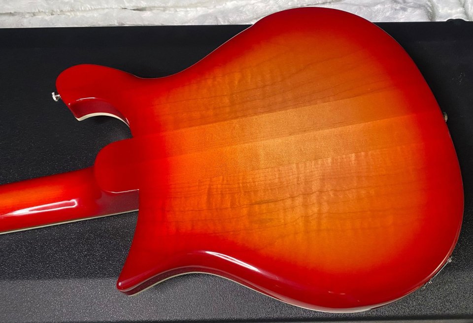Rickenbacker 660 Fireglo 2026 , Nueva sin estrenar aun de segunda mano · Foto 3 de 7 · Madrid · 2950 €