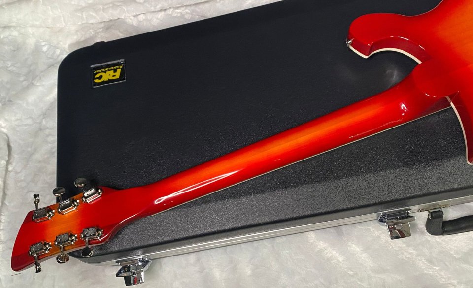 Rickenbacker 660 Fireglo 2026 , Nueva sin estrenar aun de segunda mano · Foto 4 de 7 · Madrid · 2950 €