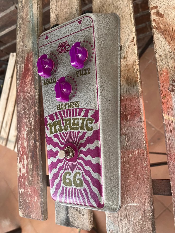 MAGIC 66 (Fuzz Face/ Tone Bender MK1.5 de germanio)