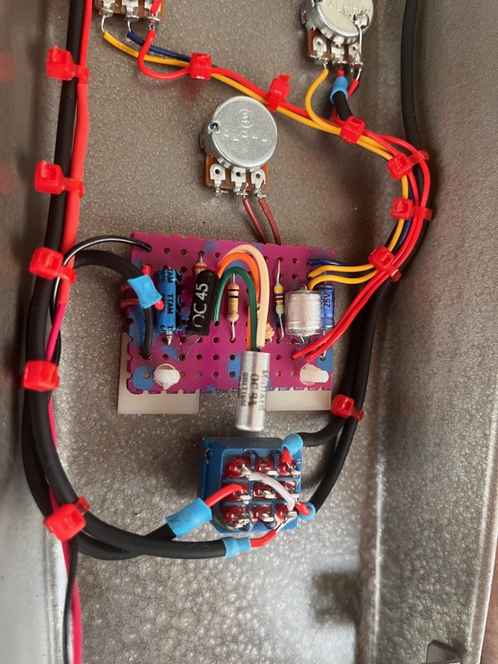 MAGIC 66 (Fuzz Face/ Tone Bender MK1.5 de germanio)