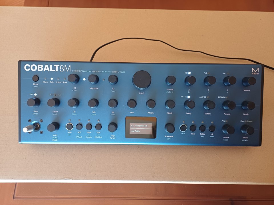 Modal Cobalt 8 M de segunda mano · Foto 1 de 9 · Valencia · 349 €