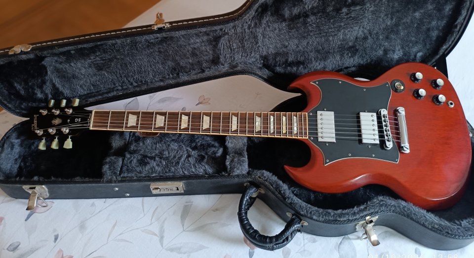 Gibson SG standard cherry 2005 de segunda mano · Foto 1 de 5 · Madrid · 1350 €