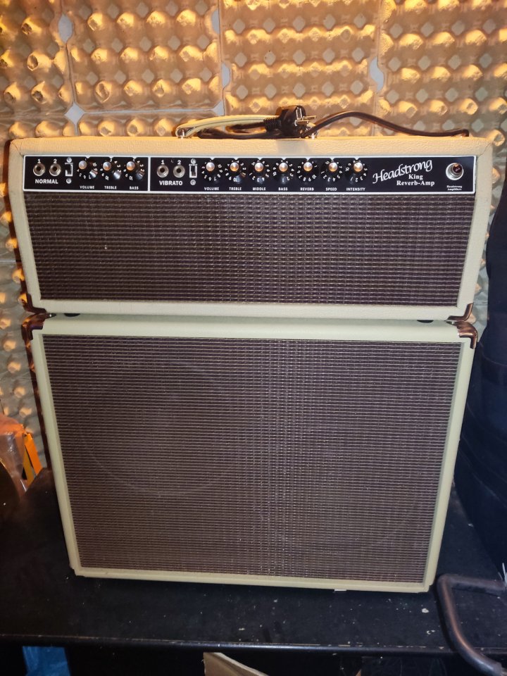 Headstrong-king-reverb-2x12 de segunda mano · Foto 1 de 3 · Gipuzkoa · 1800 €