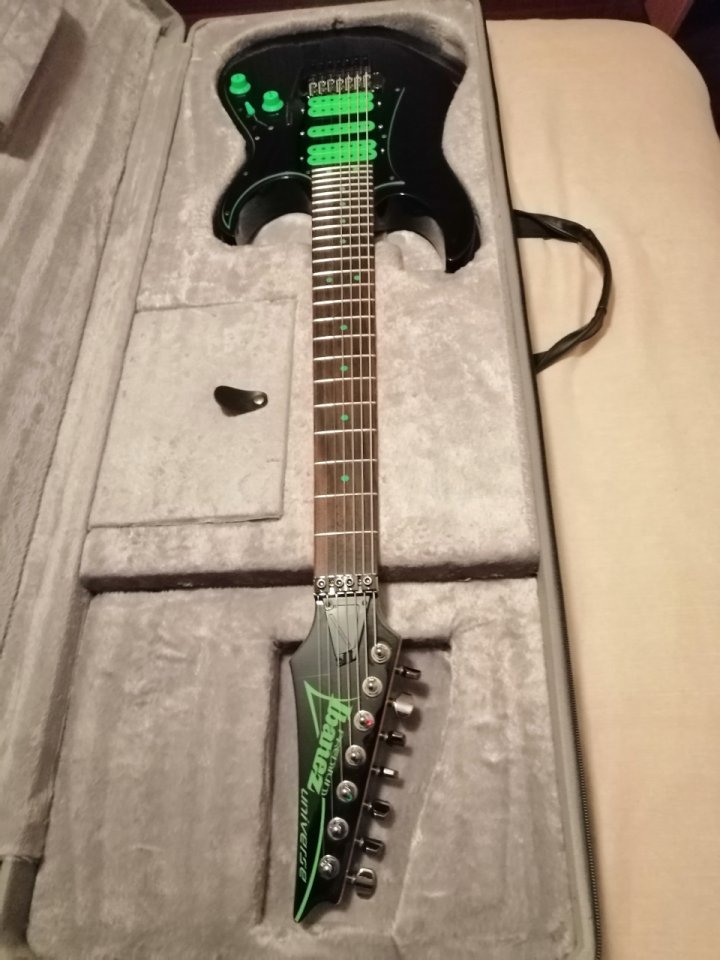Ibanez UV70P-BK de segunda mano · Foto 5 de 10 · Cantabria · 920 €
