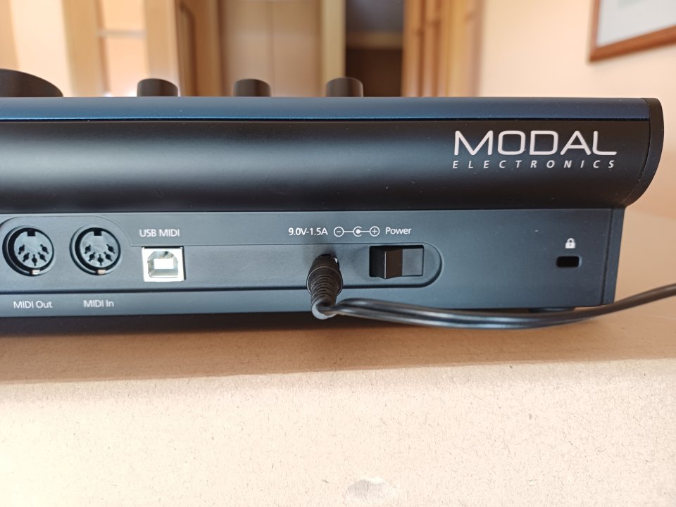 Modal Cobalt 8 M de segunda mano · Foto 5 de 9 · Valencia · 349 €