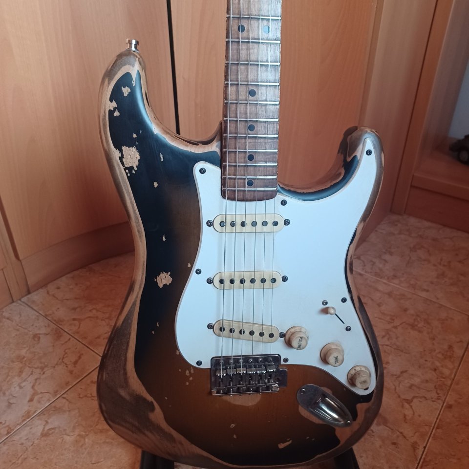 Squier stratocaster classic vibe relic de segunda mano · Foto 3 de 6 · Huesca · 340 €