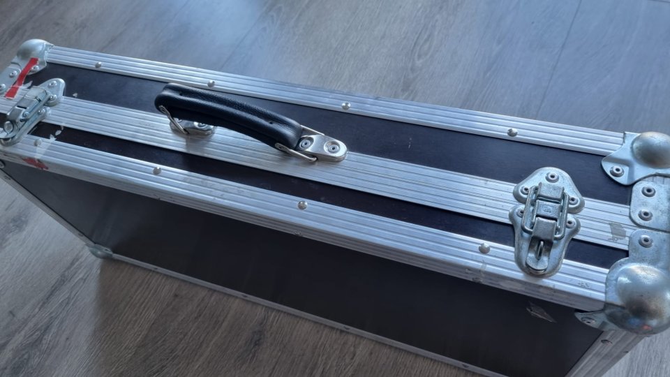 Sintetizador Behringer Deepmind 6 con Estuche Rígido - Buen estado