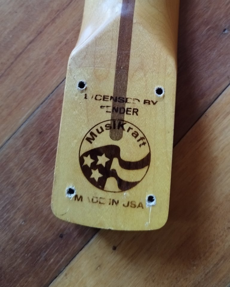 Mástil Musikraft stratocaster, reservado.