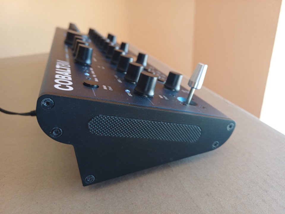 Modal Cobalt 8 M de segunda mano · Foto 6 de 9 · Valencia · 349 €