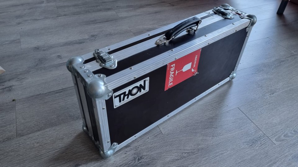 Sintetizador Behringer Deepmind 6 con Estuche Rígido - Buen estado