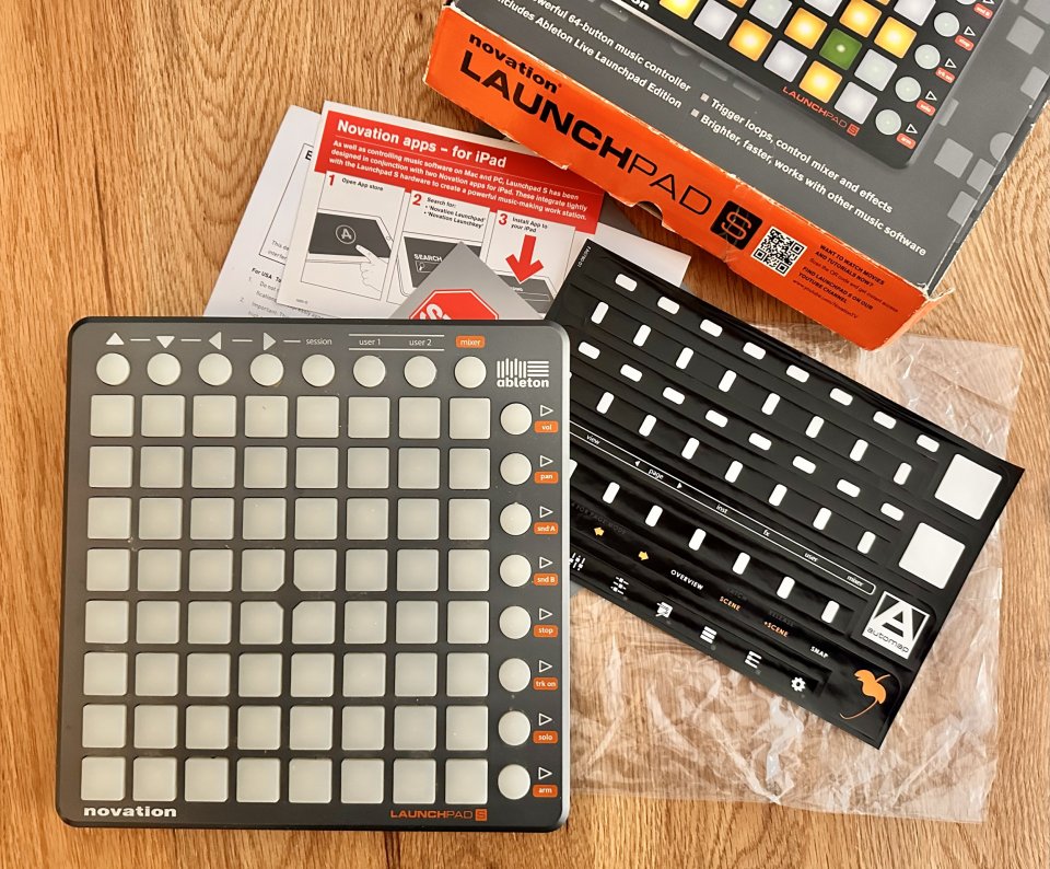 LAUNCHPAD S de segunda mano · Foto 1 de 5 · Madrid · 35 €