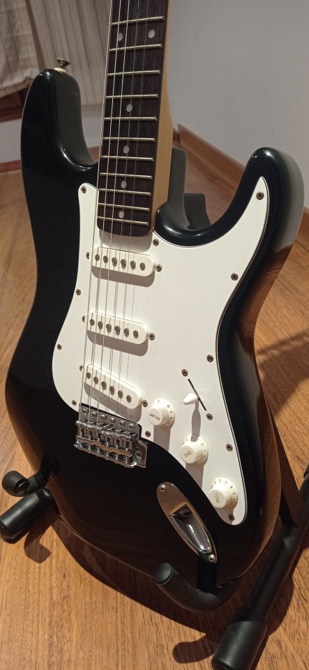 Guitarra eléctrica Squier Corea 1989 nueva de segunda mano · Foto 1 de 10 · Cuenca · 210 €