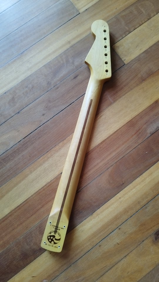 Mástil Musikraft stratocaster, reservado.