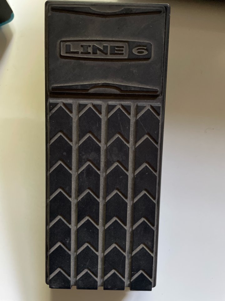 pedal de expresión line 6