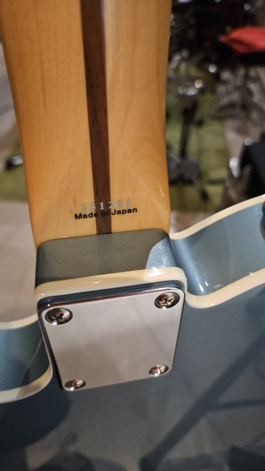 Vendo mis guitarras de segunda mano · Foto 2 de 4 · Madrid · 1 €