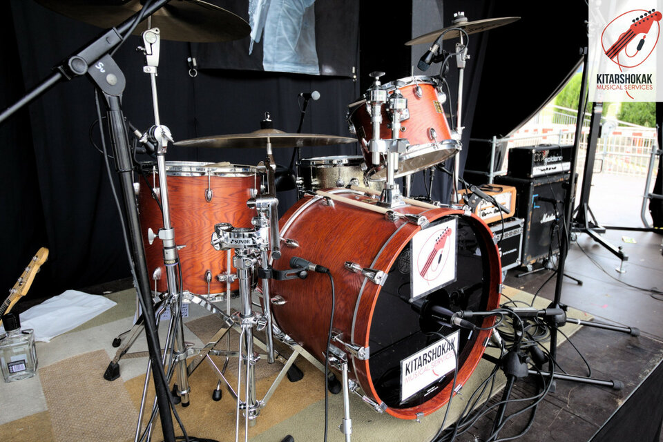 Packs de alquiler de backline y equipo con entrega en el lugar del evento