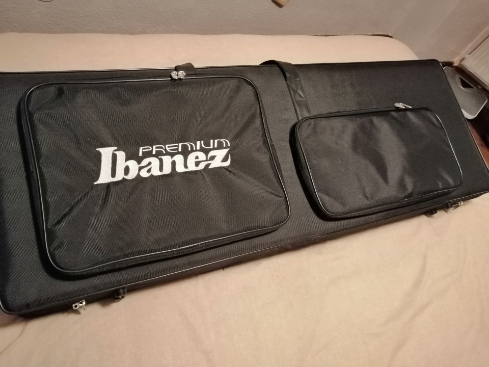 Ibanez UV70P-BK de segunda mano · Foto 10 de 10 · Cantabria · 920 €