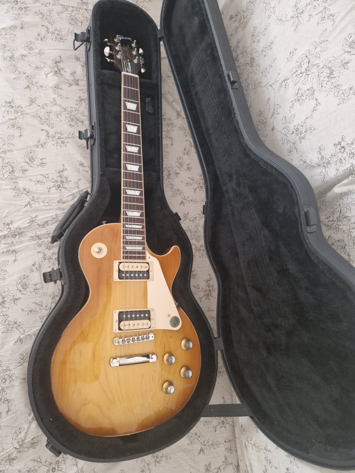 Gibson Les Paul Classic Honeyburst 2022 - Demo de segunda mano · Foto 2 de 10 · Madrid · 1500 €