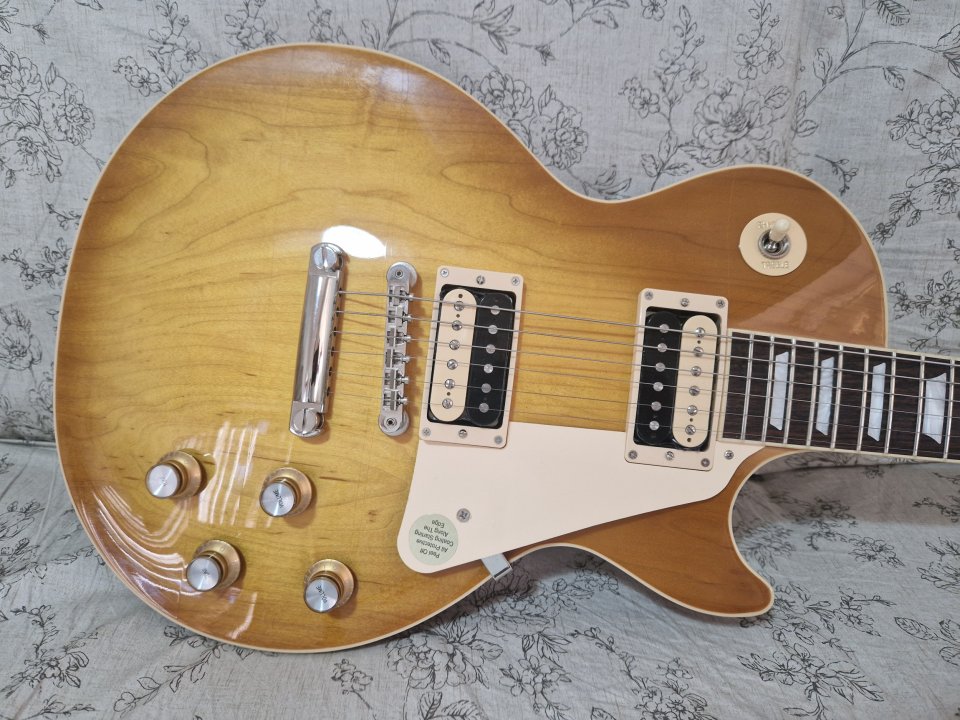 Gibson Les Paul Classic Honeyburst 2022 - Demo de segunda mano · Foto 3 de 10 · Madrid · 1500 €