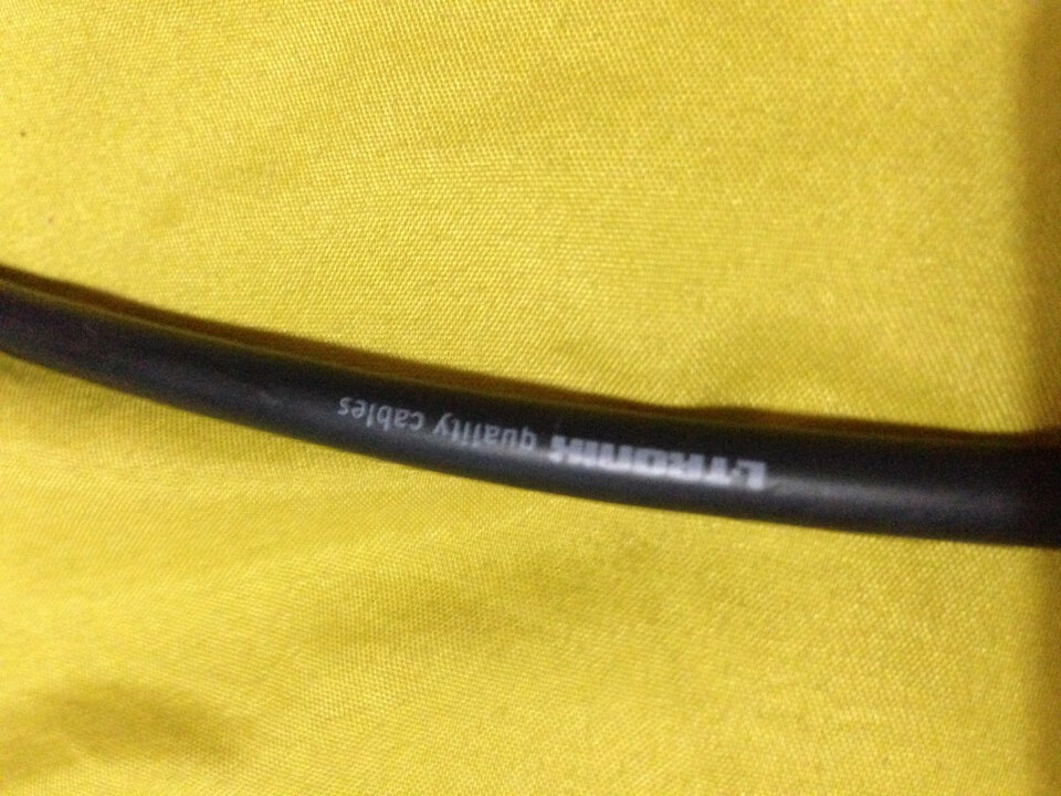 2 cables Amphenol 1.5m jack-RCA gama profesional a estrenar