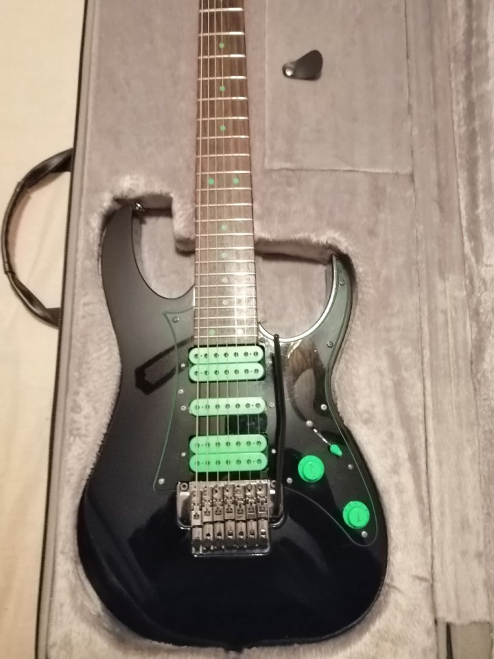 Ibanez UV70P-BK de segunda mano · Foto 2 de 10 · Cantabria · 920 €