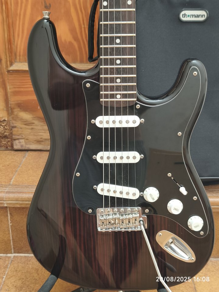 Harley Benton ST-70RW Deluxe Series