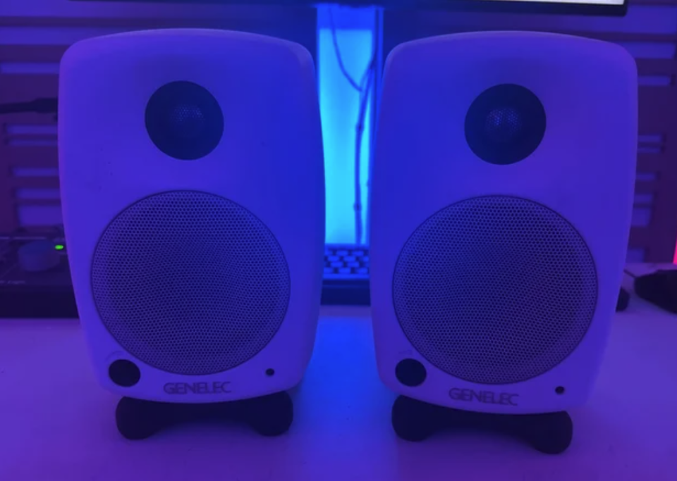 Genelec 8020A Blancos - Monitores