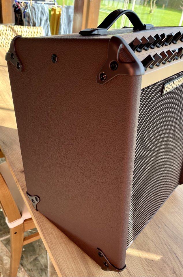 Amplificador Acústico Fishman Loudbox Performer de segunda mano · Foto 5 de 8 · Cantabria · 595 €