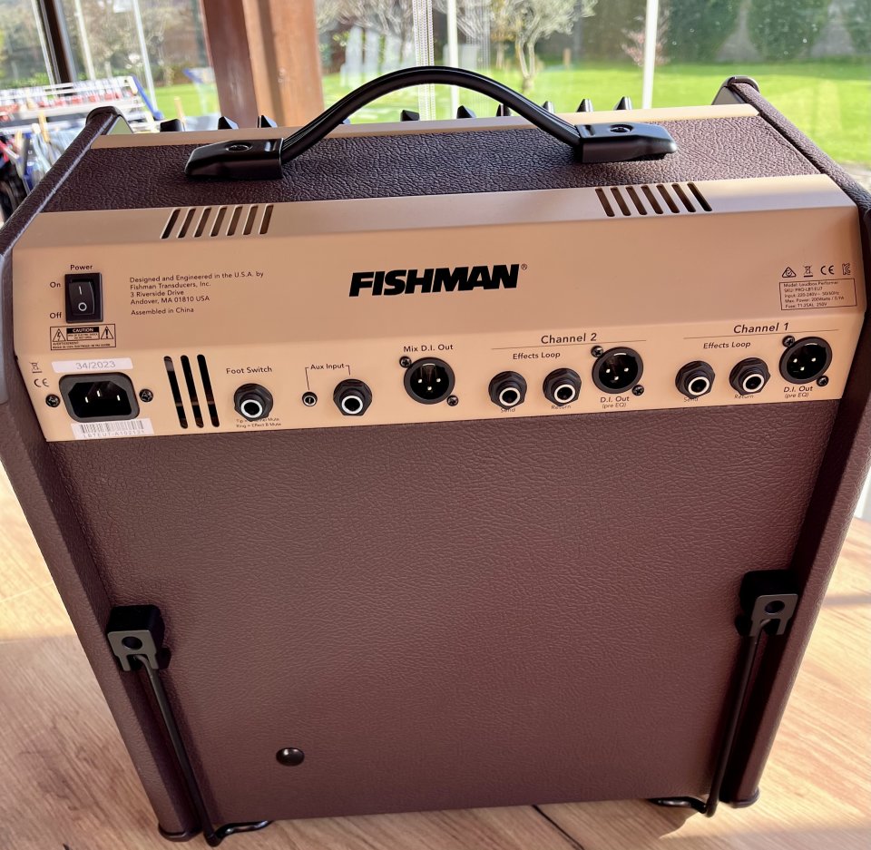 Amplificador Acústico Fishman Loudbox Performer de segunda mano · Foto 6 de 8 · Cantabria · 595 €