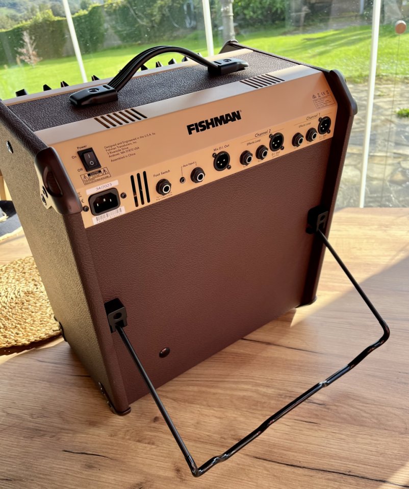 Amplificador Acústico Fishman Loudbox Performer de segunda mano · Foto 7 de 8 · Cantabria · 595 €