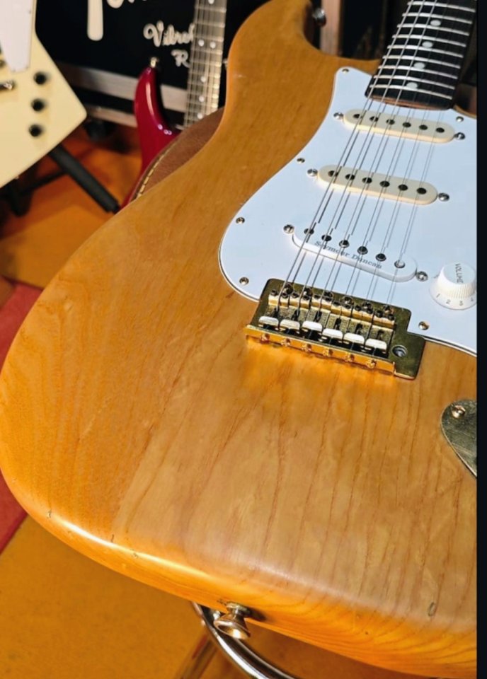 Fender stratocaster the strat 1980 decapada!!!