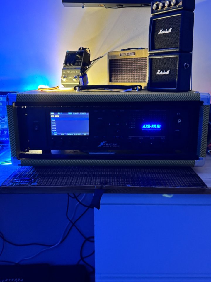 Axe fx 3 retro rack gator tweed 3U