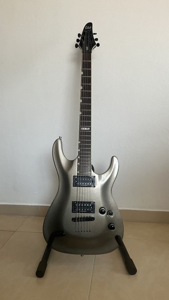 Guitarra barítona LTD HB-300 27" Made in Korea