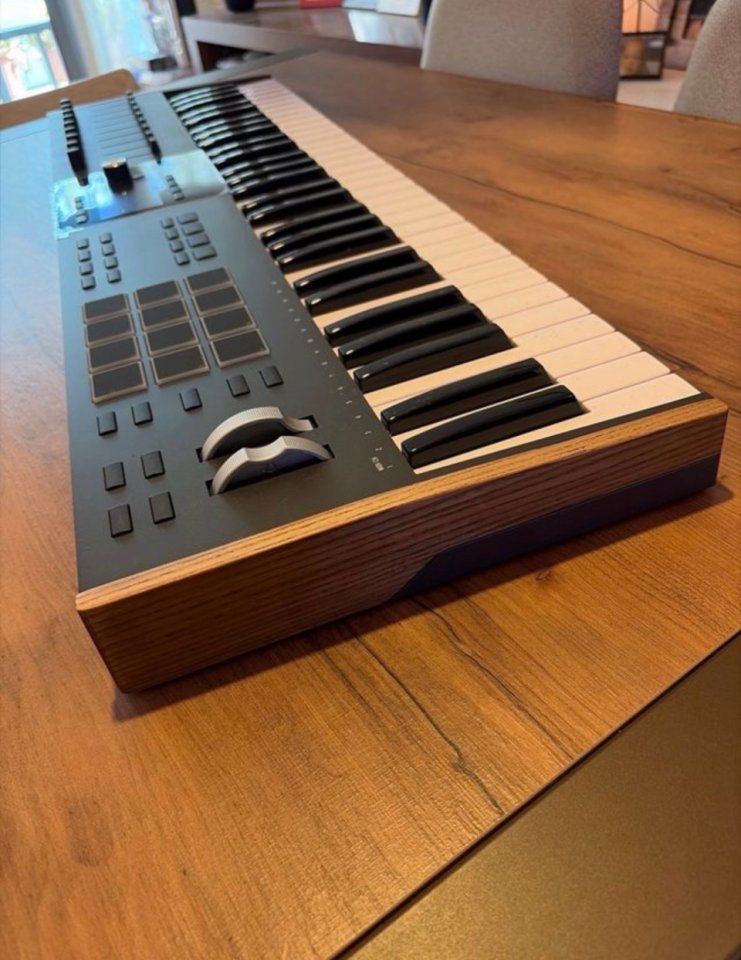 Arturia KeyLab 61 mk3 + V Collection 9 y Pigments de segunda mano · Foto 3 de 6 · Barcelona · 600 €