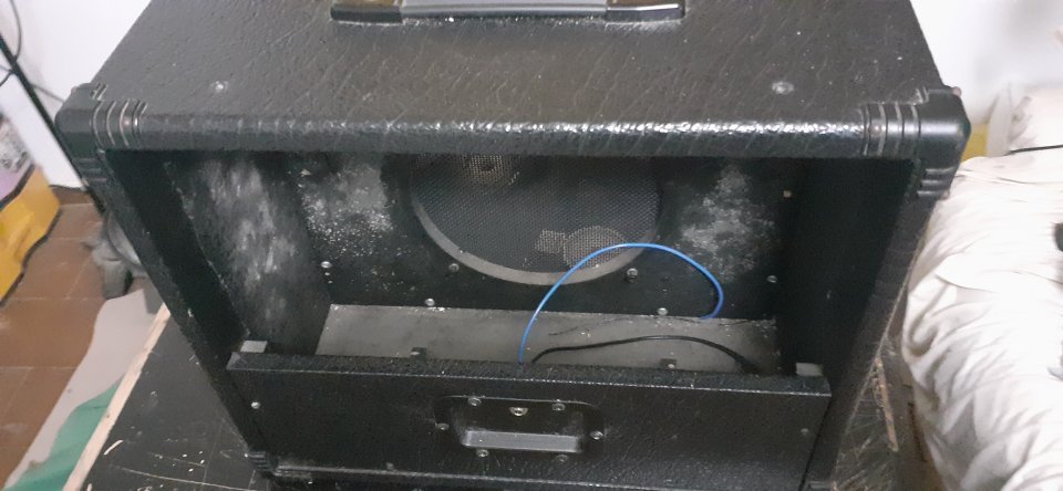 Mueble de amplificador combo Roland ST-50 1x10