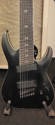 Cambio por Bajo-Schecter C-8 MS SLS Evil Twin de segunda mano · Foto 3 de 5 · Cáceres