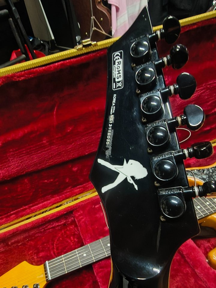 Stratocaster con EMG y Dean Explorer Dave Mustaine Signature Zero de segunda mano · Foto 9 de 10 · Gipuzkoa · 490 €