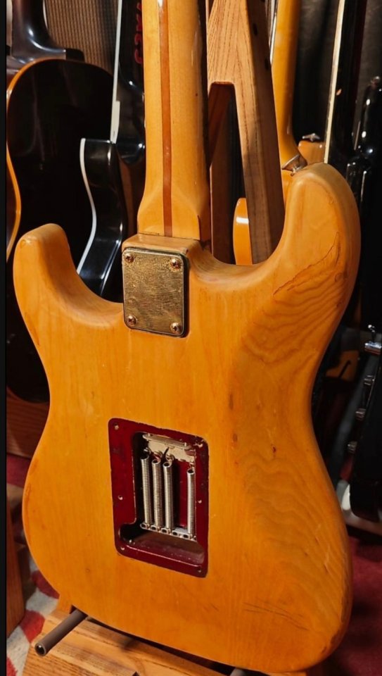 Fender stratocaster the strat 1980 decapada!!!